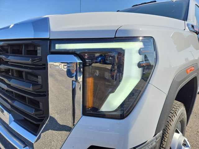 2026 GMC Sierra 3500 HD Chassis Cab Pro