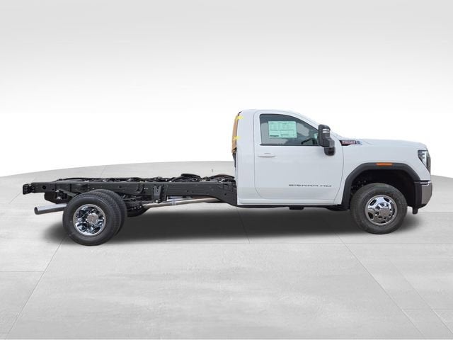 2026 GMC Sierra 3500 HD Chassis Cab SLE