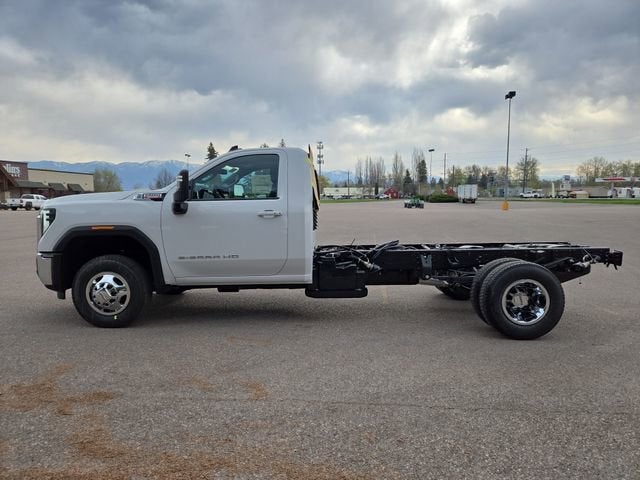 2026 GMC Sierra 3500 HD Chassis Cab SLE
