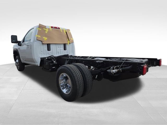 2026 GMC Sierra 3500 HD Chassis Cab SLE