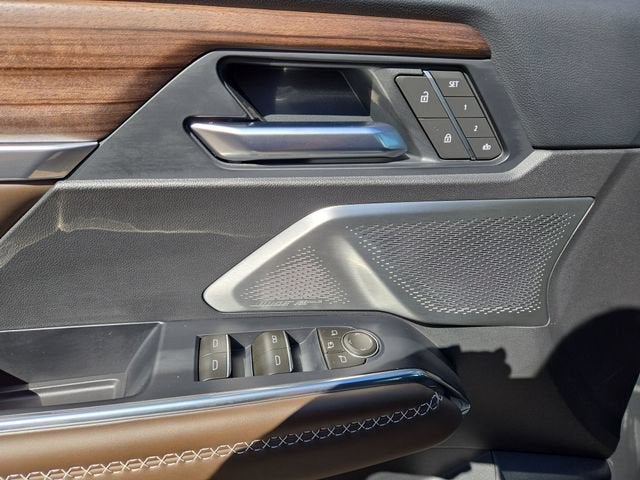2027 GMC Acadia Denali Ultimate