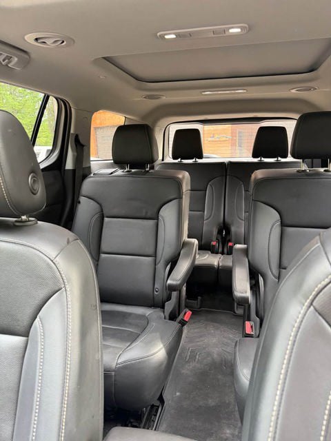 2022 GMC Acadia SLT