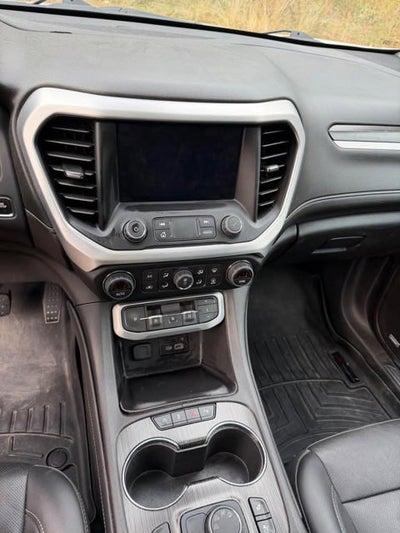 2022 GMC Acadia SLT