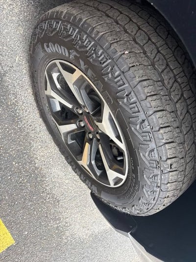 2025 GMC Yukon XL AT4