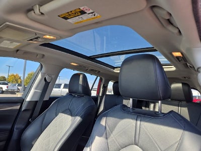 2023 Toyota Highlander Hybrid Platinum