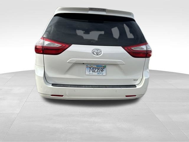 2019 Toyota Sienna XLE Auto Access Seat