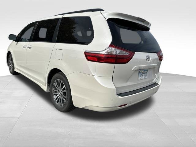 2019 Toyota Sienna XLE Auto Access Seat
