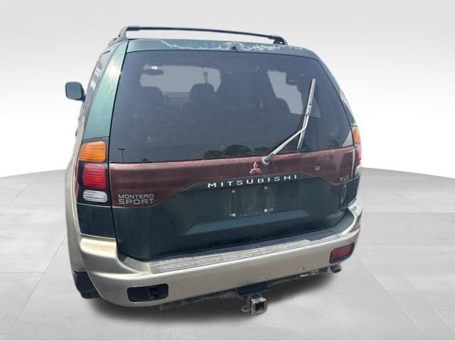 2000 Mitsubishi Montero Sport LS