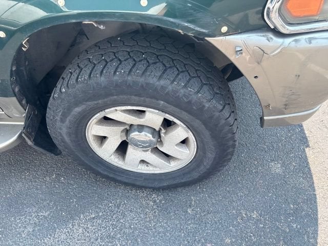 2000 Mitsubishi Montero Sport LS