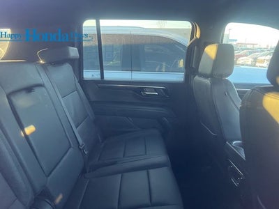 2025 Chevrolet Suburban LT