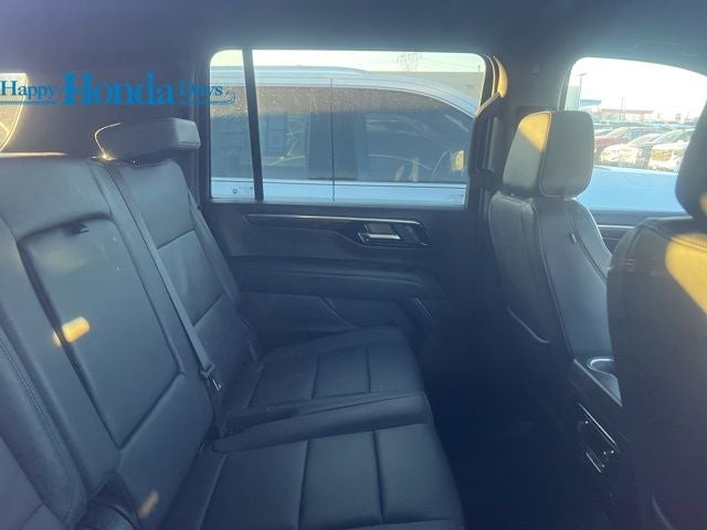 2025 Chevrolet Suburban LT