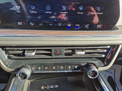 2025 Chevrolet Suburban LT