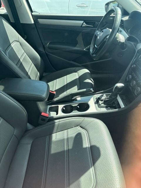 2022 Volkswagen Passat 2.0T SE