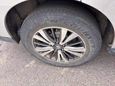 2020 Nissan Pathfinder SV