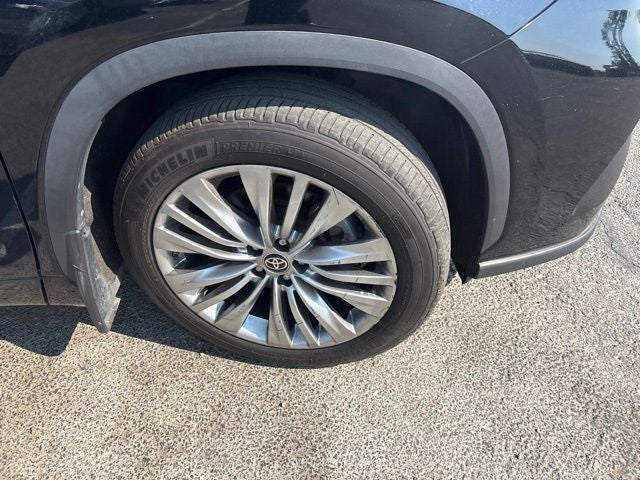 2024 Toyota Highlander Platinum