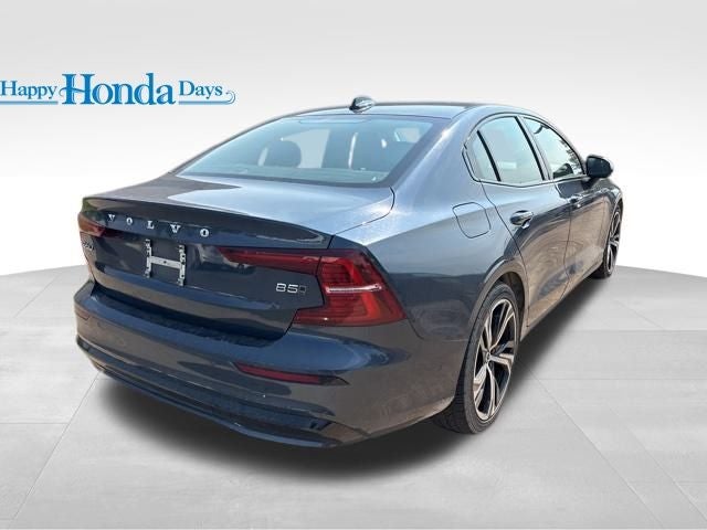 2024 Volvo S60 B5 Plus Dark Theme