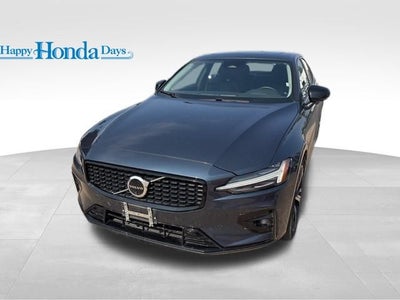 2024 Volvo S60 B5 Plus Dark Theme