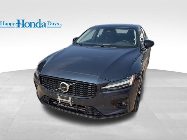 2024 Volvo S60 B5 Plus Dark Theme