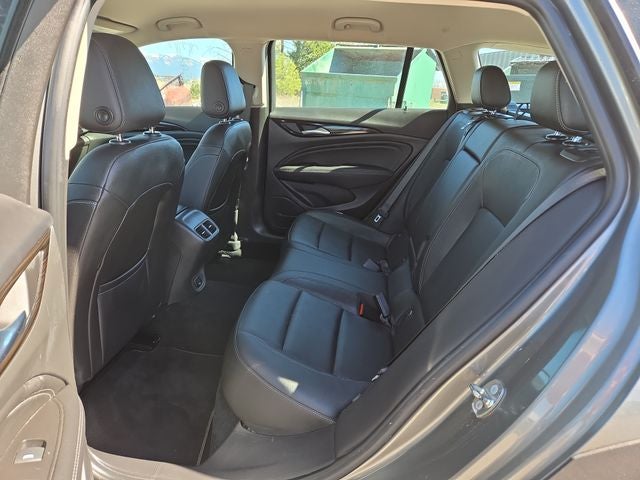 2018 Buick Regal TourX Essence