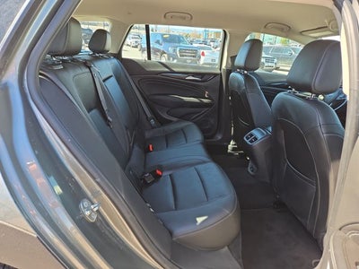 2018 Buick Regal TourX Essence