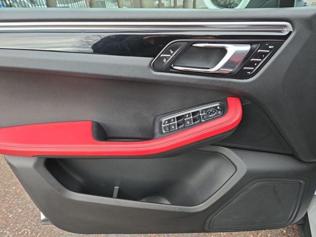 2017 Porsche Macan Base