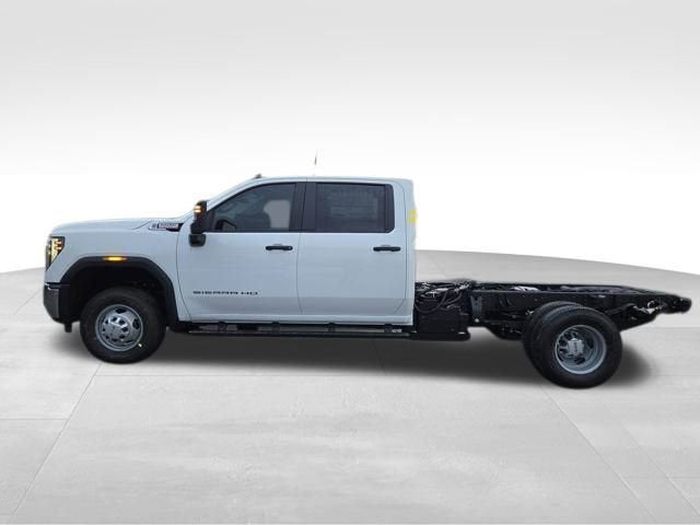 2026 GMC Sierra 3500 HD Chassis Cab Pro