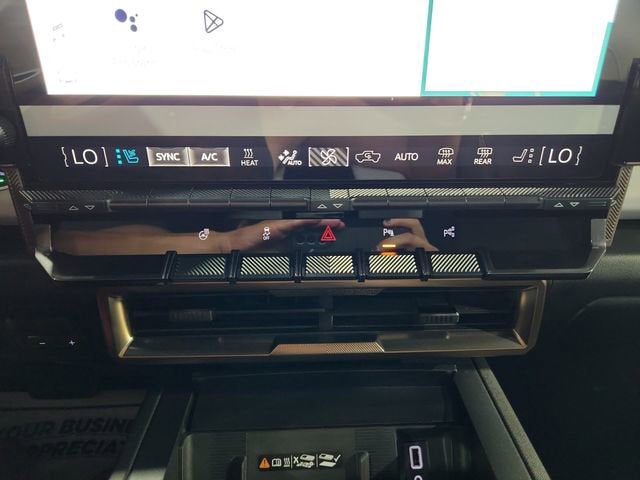 2024 GMC HUMMER EV SUV 2X