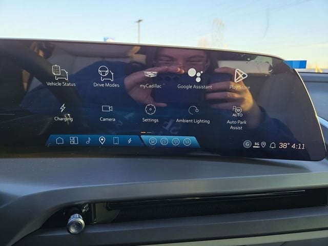 2026 Cadillac VISTIQ Luxury