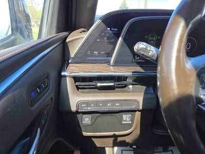 2022 Cadillac Escalade ESV Premium Luxury