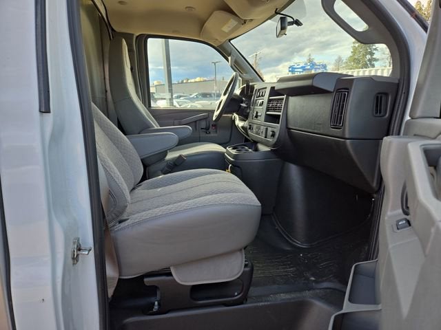 2025 Chevrolet Express Cutaway 3500 1WT