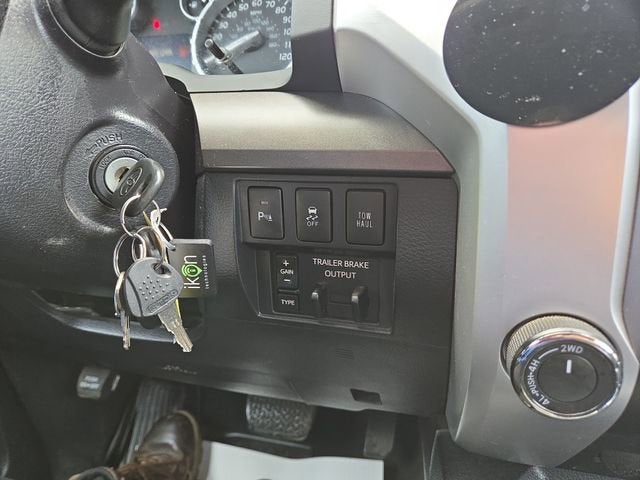 2017 Toyota Tundra 4WD SR5