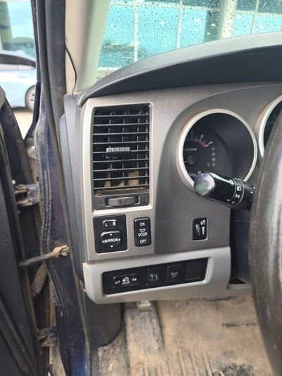 2012 Toyota Tundra 4WD Truck GRADE