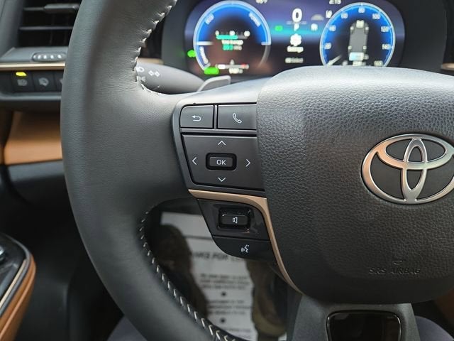 2025 Toyota Crown Signia XLE