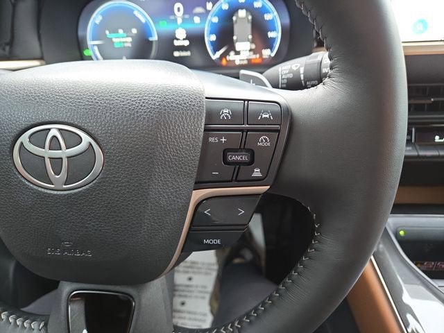 2025 Toyota Crown Signia XLE