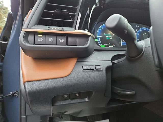 2025 Toyota Crown Signia XLE