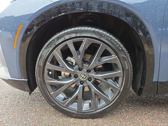 2025 Toyota Crown Signia XLE