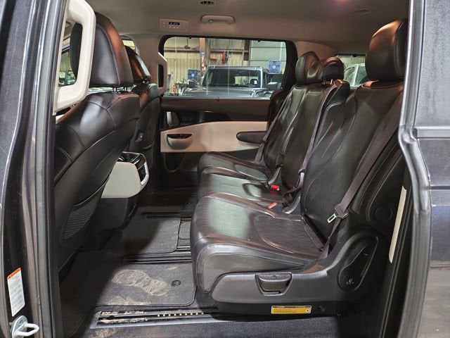 2022 Kia Carnival EX