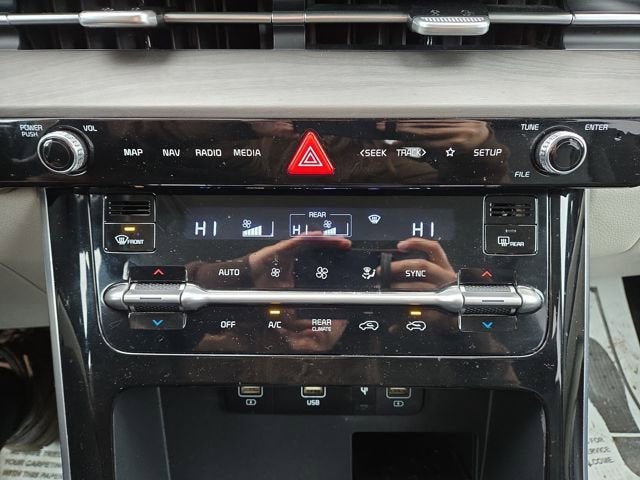 2024 Kia Carnival EX